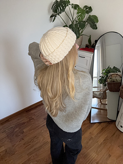Honey & Salt Hat (sample 2) knit in Drops Nepal 0100