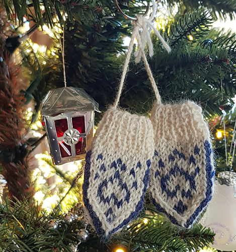 Mini Mittens photo 1
