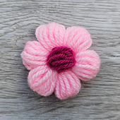 Puff Stitch Daisy Free Crochet Pattern by Crafting Happiness