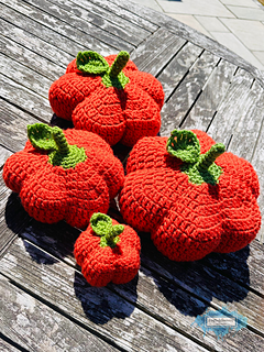 Amigurumi Crochet No Sew Pumpkins by Crafting Happiness