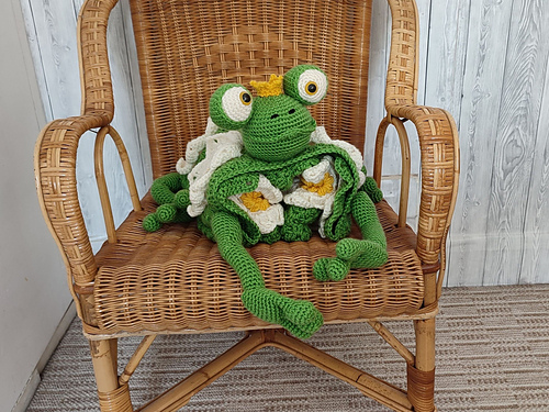 Ravelry: 3in1 Jungle Frog Baby Blanket pattern by Crafting Happiness