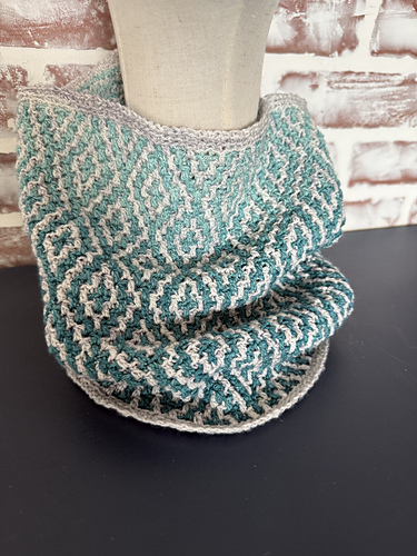Fading Memories Crochet Cowl 2026