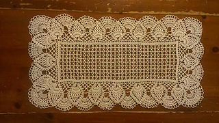 Ravelry: Rectangular Table Runner pattern by Les Editions de Saxe