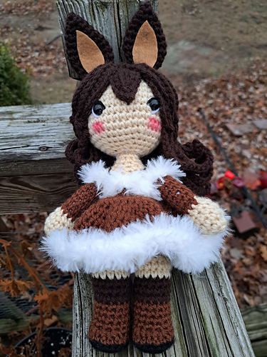 Eevee Gijinka Amigurumi - Hanna Buck