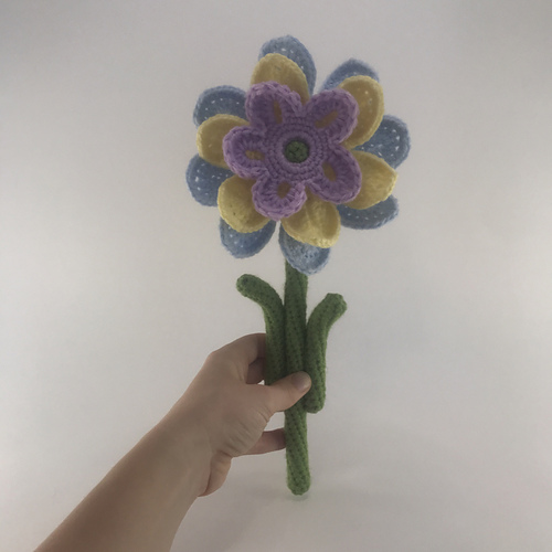 Ravelry Flowers With Bugs Garden pattern by Audrey Vacha