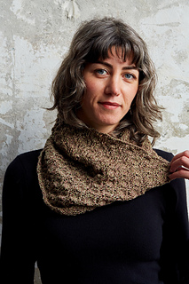 Spiral Grain Light Worsted in Raisin