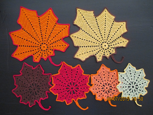 Chestnut Leaf Table Runner and Placemats photo 4