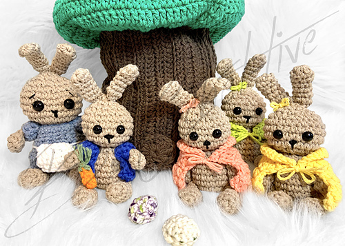 Ravelry: Peter Rabbit Family Play Set pattern by B. Crochet-tive