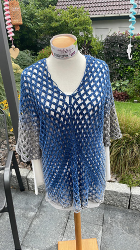 Tunika auf Puppe / Tunic on the doll