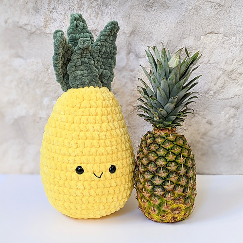 Jumbo_Pineapple_Square_medium.jpg
