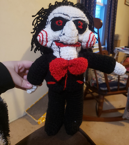 Skremmende klovdesigndokke - Amber St Hilaire