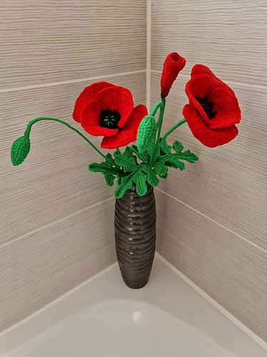 Heklede Poppy Flowers - T Jaik