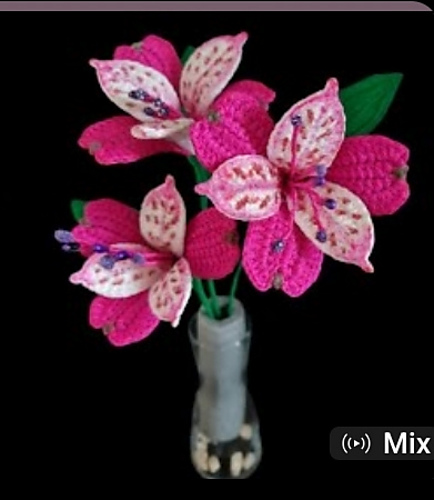 Ravelry: Crochet Alstroemeria flower pattern by T Jaik