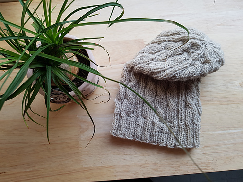 Lue med lange fletter - Bente Andersen