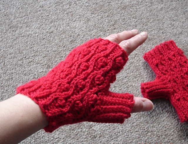Ribbonberry fingerless mitts