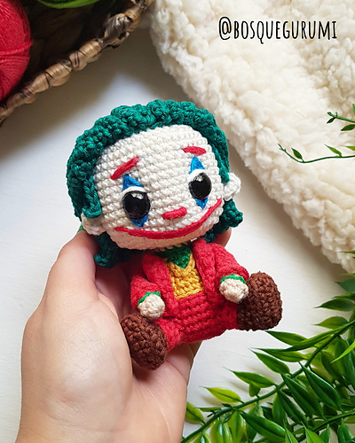 Joker amigurumi - Paola F. Sousa