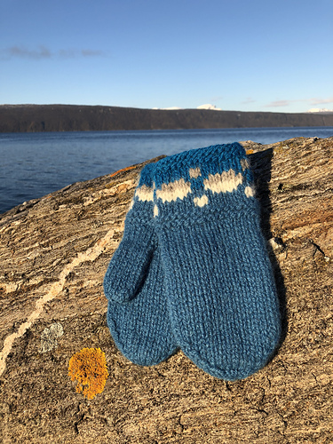 Neglesprett tovavotter - Benedikte Breivik