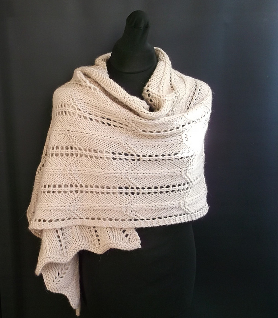 Ravelry: Llamerino wrap 3 pattern by Brian smith