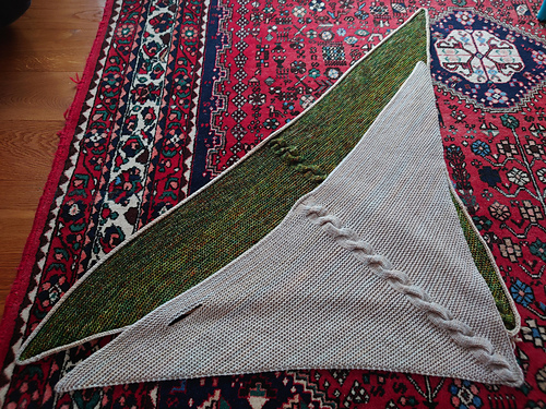 MIDLINE Triangle Shawl