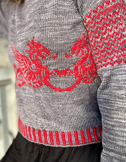 Red Dragon Sweater in "Schiefer" from Alte Künste und "Wollcraft 2026" from Frau Woellfchen