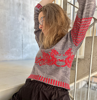 Red Dragon Sweater in "Schiefer" from Alte Künste und "Wollcraft 2026" from Frau Woellfchen
