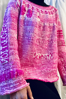 Size XL worn by a size S Model