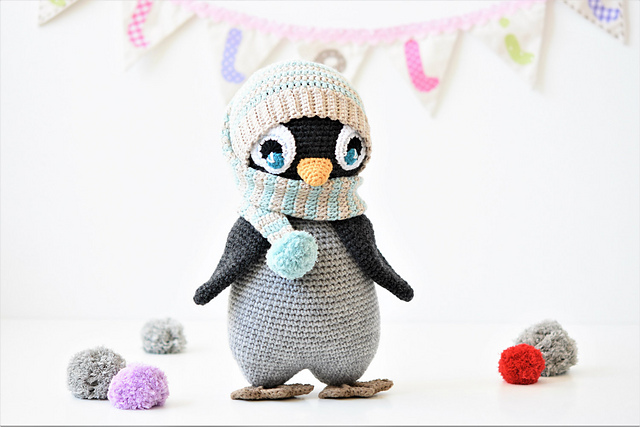 Ravelry: Pompom hat penguin pattern by 