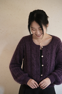 Wool Version, large neckband, double knitting button band, size m, model bust 82cm