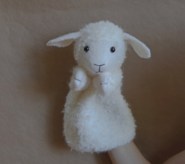 Ravelry Sheep Puppet pattern by Cindy Pilon
