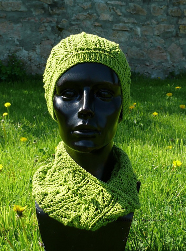 Selena Hat and Cowl photo 6