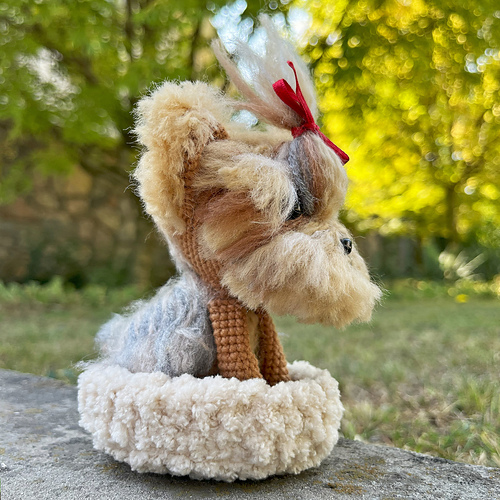 Amigurumi Sittende Yorkie Hund - Kseniia Semeliak