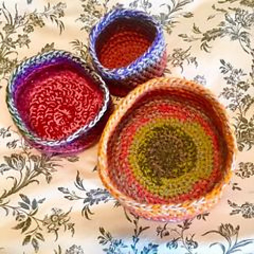 Ravelry The Scrappy Nesting Baskets pattern by Pam Carr