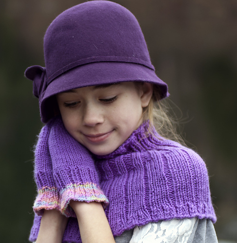 Girl's Shoulder Wrap & Mittens photo 1