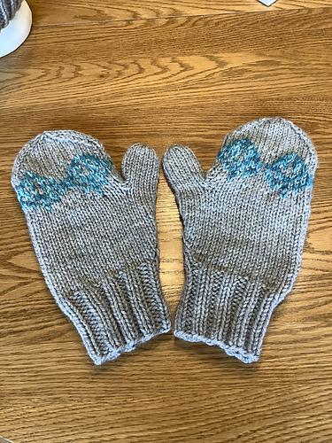 Be-Leaf-It Hat and Mittens photo 7