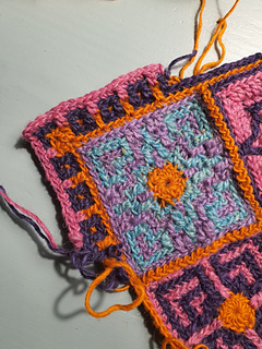 improvised Mosaic square pattern by Chacanina, NOT in the pattern!