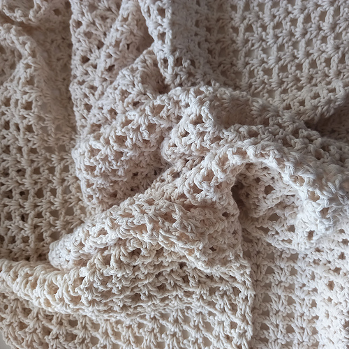 Ravelry Harvest Blanket pattern by Clare Blowers