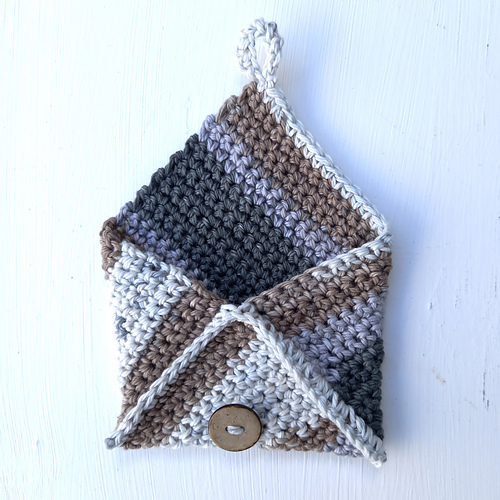 Ravelry: Treasure Pouch pattern by Clare Blowers