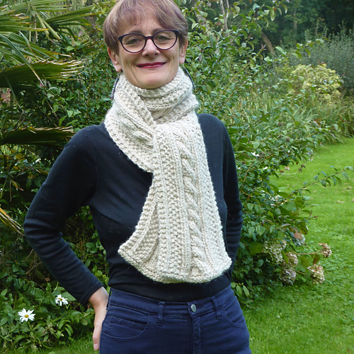 Ravelry: Heather's Cable Scarf pattern by Cornish Knitter