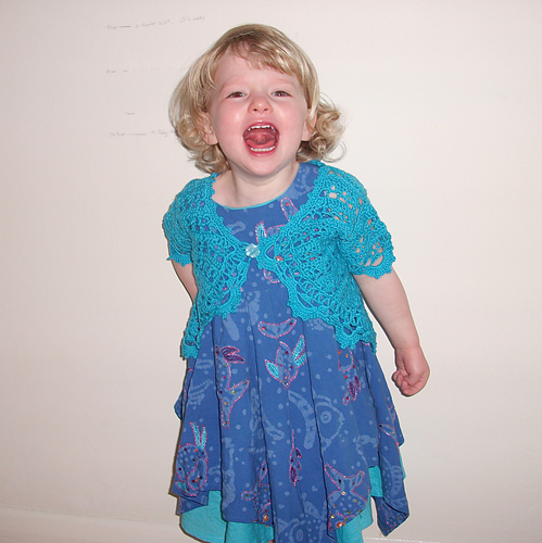 Little girl's crochet bolero photo 2