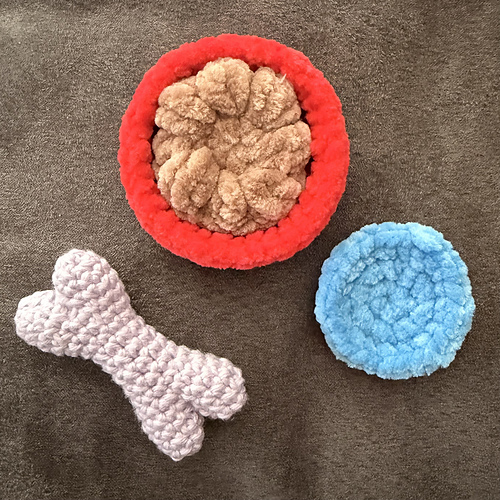 Play food bowl and bone