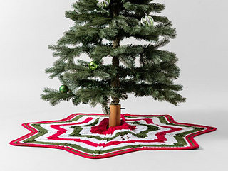 Classic Cable Star Christmas Tree Skirt made with Sprightly Acrylic Yarn