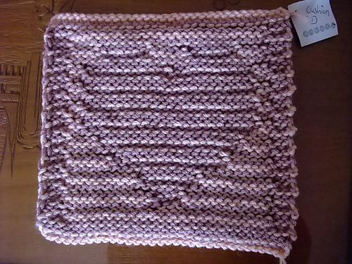 Black & White Valentine Heart Illusion Knitting photo 3