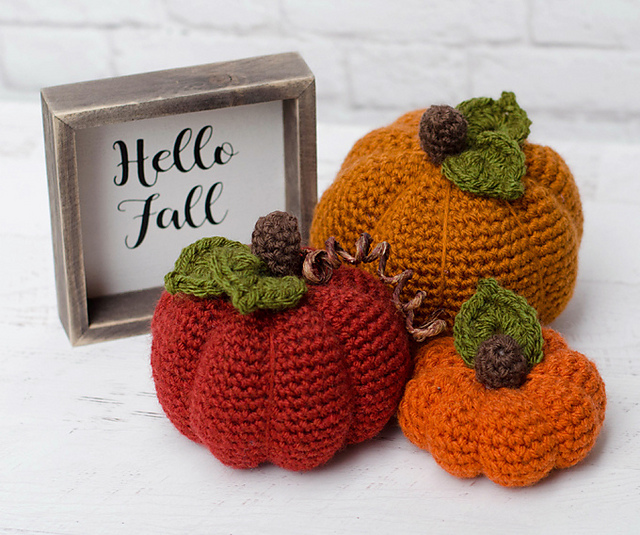 Ravelry Pumpkins pattern by Crochet 365 Knit Too