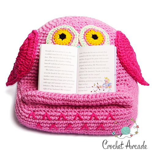 Ravelry Suzi Owl Book/Tablet Holder pattern by Izabela