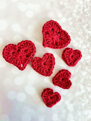Mini Granny Square Heart photo 1