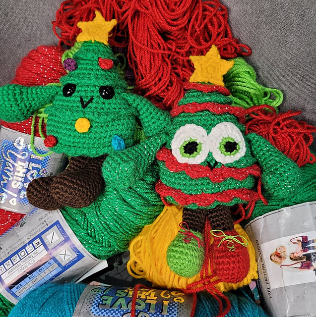 Ravelry Christmas Tree Buddies pattern by The CrochetWizzard!