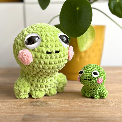 Ravelry Mini Frog Amigurumi pattern by Mariska VosBolman