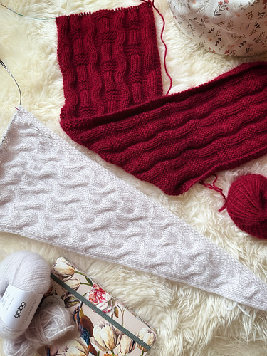 Ravelry: Wandering Waves Scarf pattern by Dorothy Offeciers