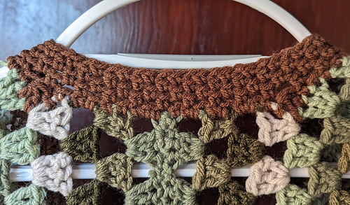 Neckline - moss stitch