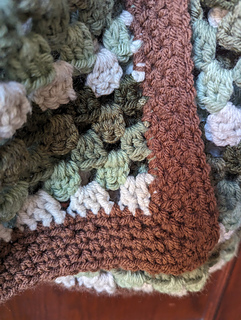 Corner border - moss stitch